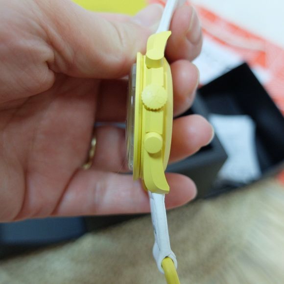 Omega x Swatch Bioceramic Moonswatch Mission to the Sun - Picture 7 of 13